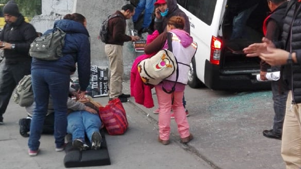 Choque de combi en Naucalpan deja siete heridos - pasajeros-heridos-por-el-choque