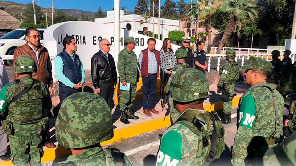 Pasan revista a militares que se unirán a la Guardia Nacional