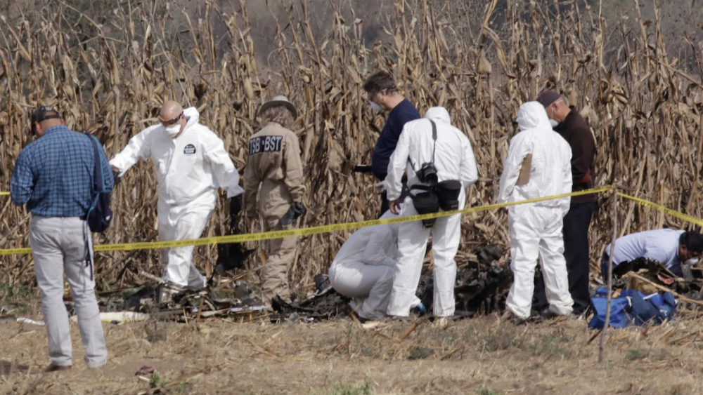 Concluyen trabajos peritos de Canadá por desplome de helicóptero en Puebla