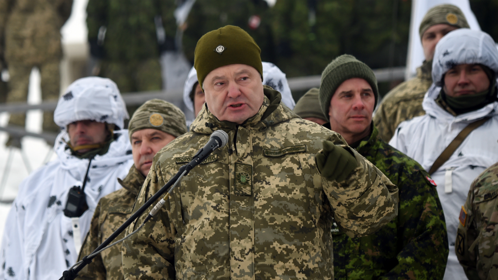 Poroshenko pide fin de Tratado de Amistad con Rusia ante posible invasión