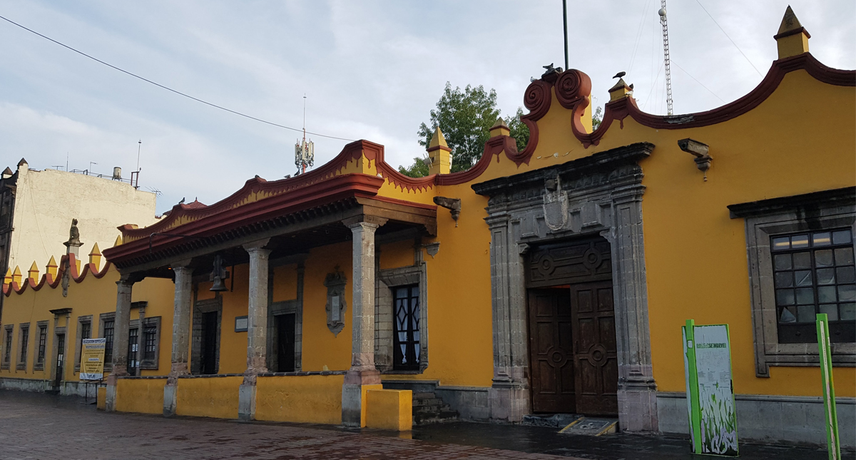 ¿Ha visto estas tres placas conmemorativas en la Ciudad de México?