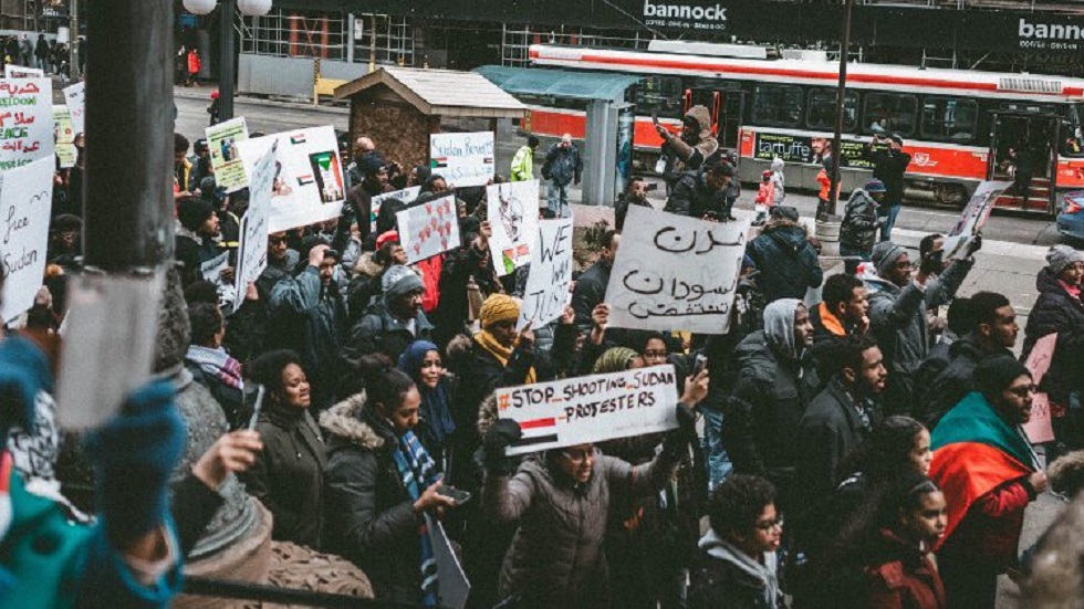 Protestas por alza del precio del pan dejan 18 muertos en Sudán - protesta-en-sudan