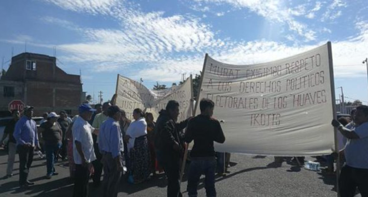 Protestan en Oaxaca durante visita de López Obrador