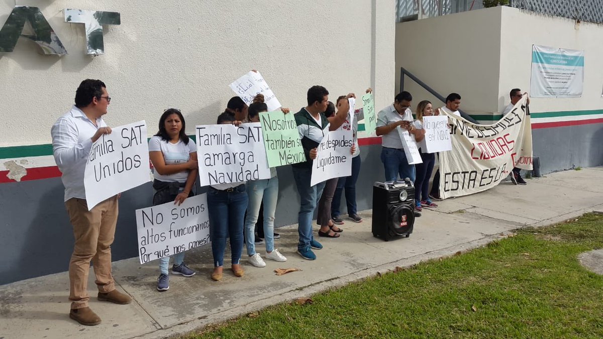 Protestan ex empleados del SAT por despidos en todo el país - protestas-trabajadores-sat