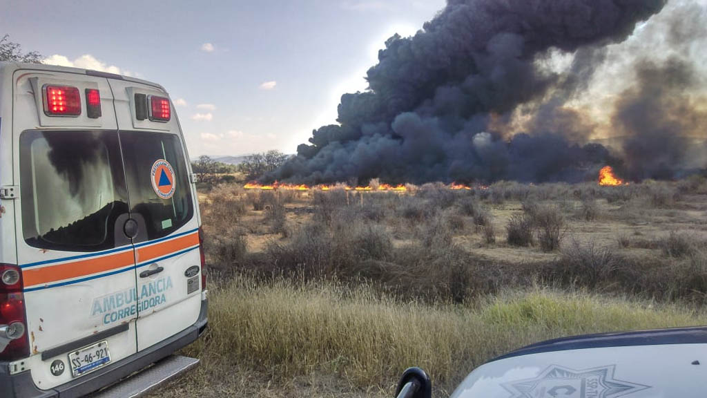 Se incendia toma clandestina de Pemex en carretera de Querétaro - queretaro-libramiento-a-celaya-incendio-2