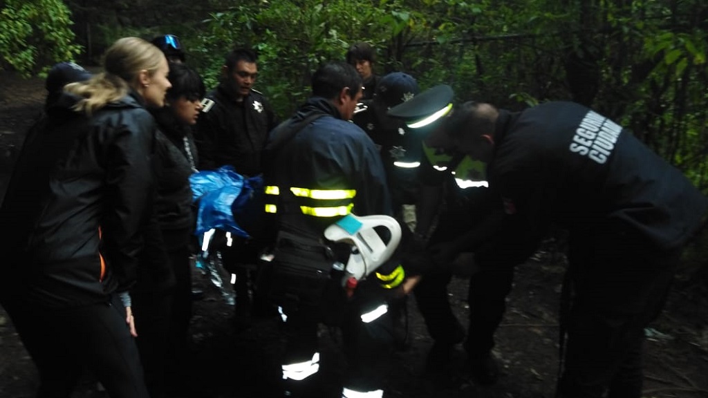 Rescatan a esposa de embajador danés y 13 más en Parque Izta-Popo