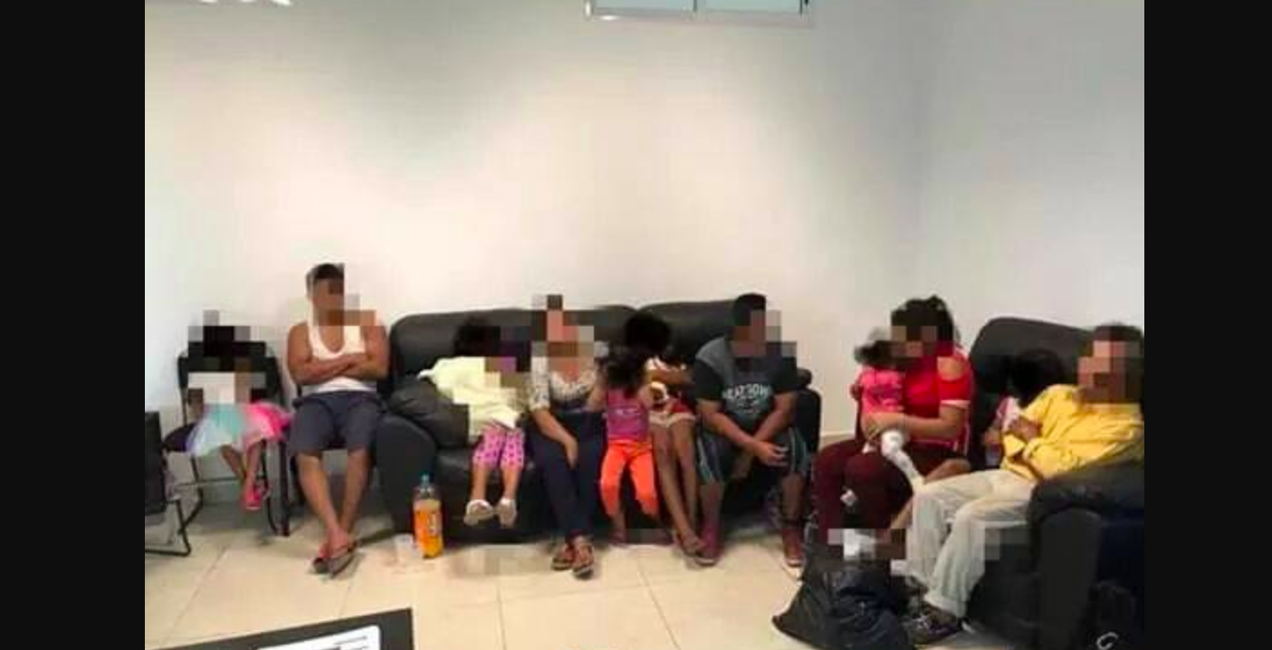 Rescatan a familia que permanecía secuestrada en su propia casa en Cancún