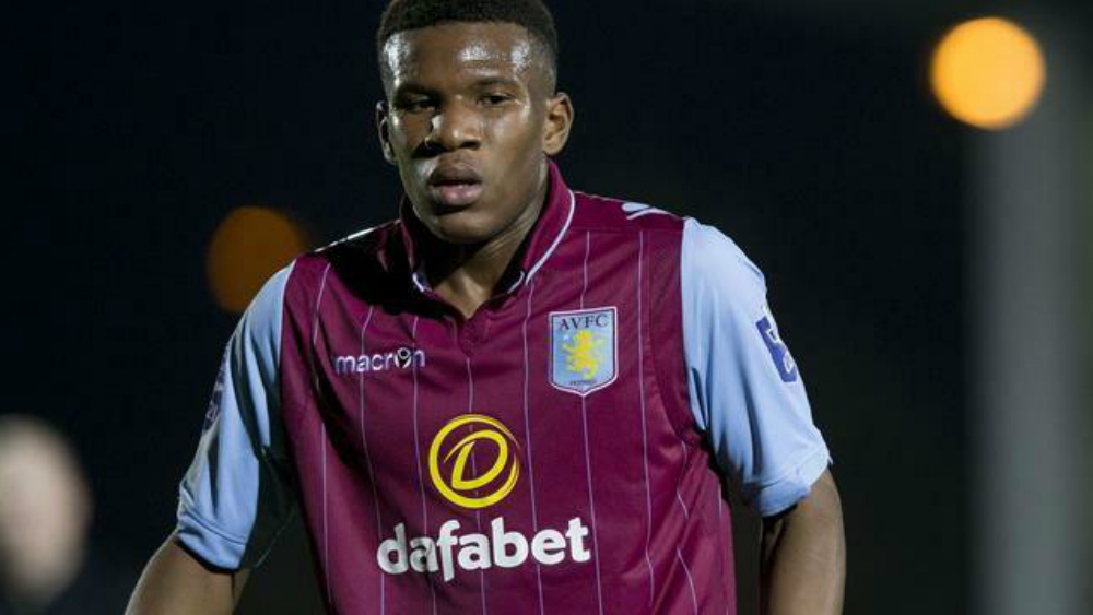 #Video Futbolista en Inglaterra sufre ataque de furia y agrede a estudiante