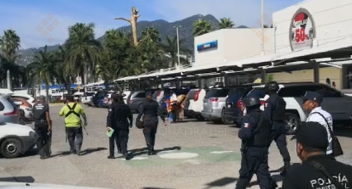 Lesionan a dos policías en robo de cajero automático en Acapulco