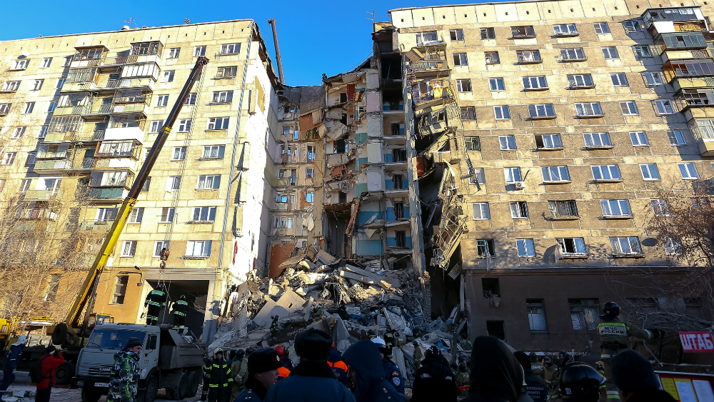 Cuatro muertos y decenas de desaparecidos tras explosión de gas en Rusia