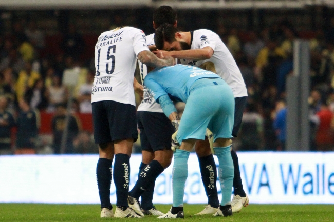 Jugadores de Pumas respaldan a Alfredo Saldívar - saldivar-america-pumas1