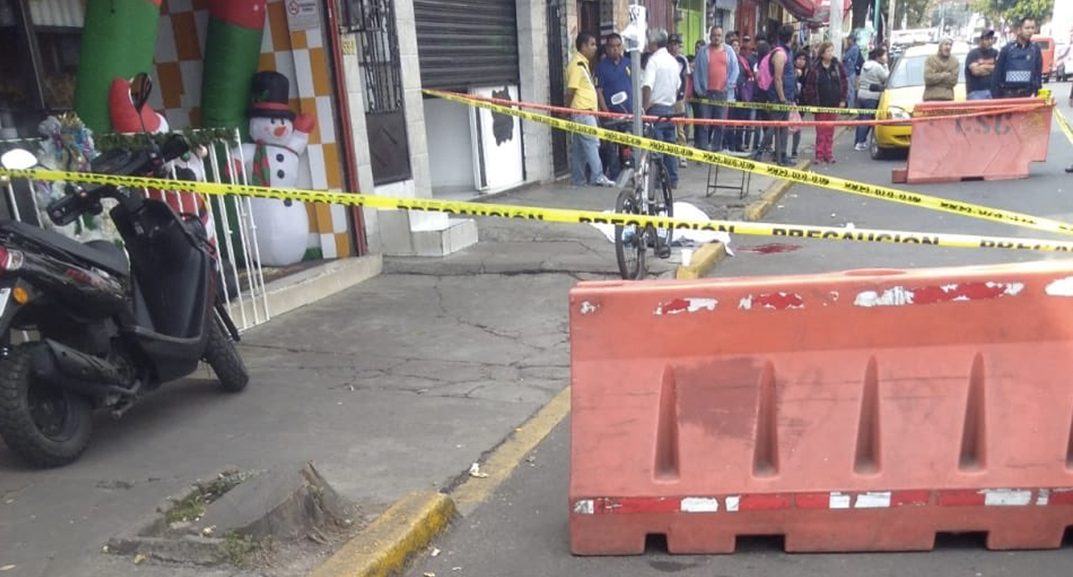 Muere hombre al caer del tercer piso de su casa en Tlalpan