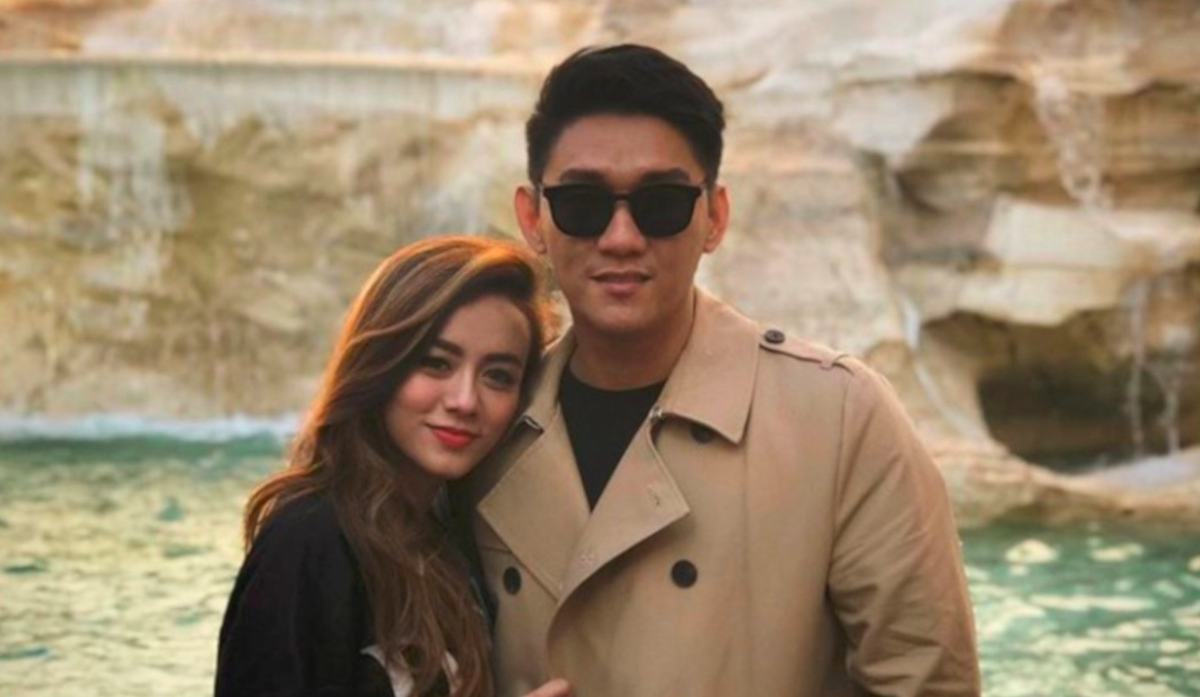 Cantante de ‘Seventeen’ despide a su esposa arrastrada por el tsunami en Indonesia