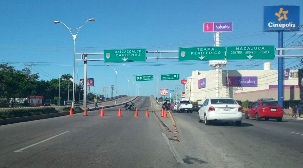 Continúan bloqueos por falta de pagos en Tabasco