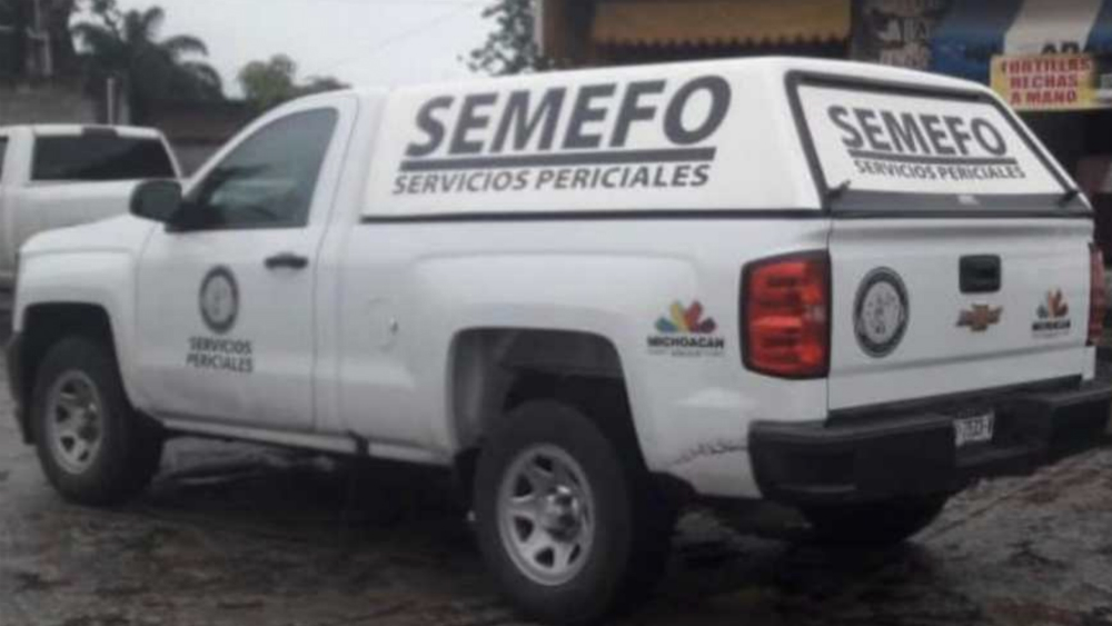 Encuentran camioneta con cuatro cadáveres en Michoacán