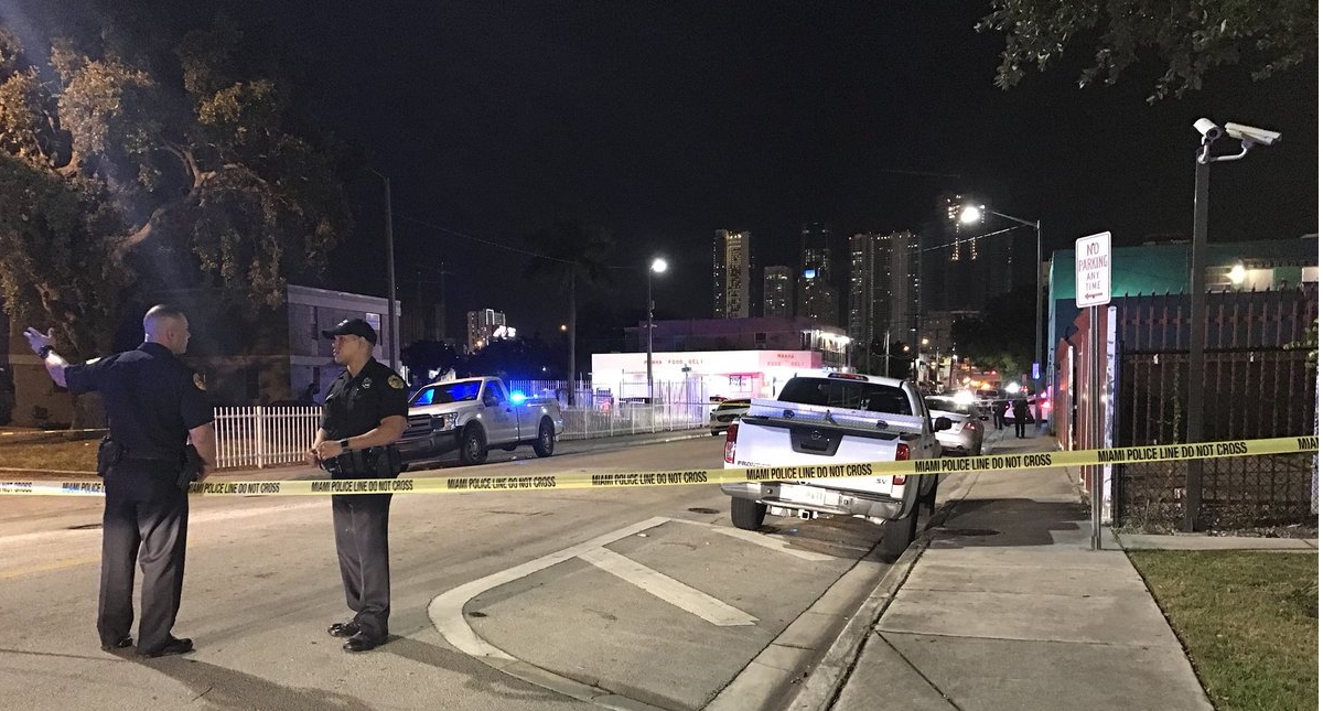 Tiroteo afuera de licorería en Miami deja cinco lesionados