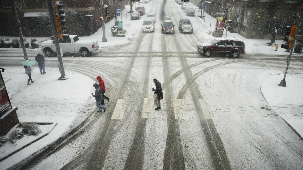 Cientos de vuelos cancelados por tormenta en EE.UU.