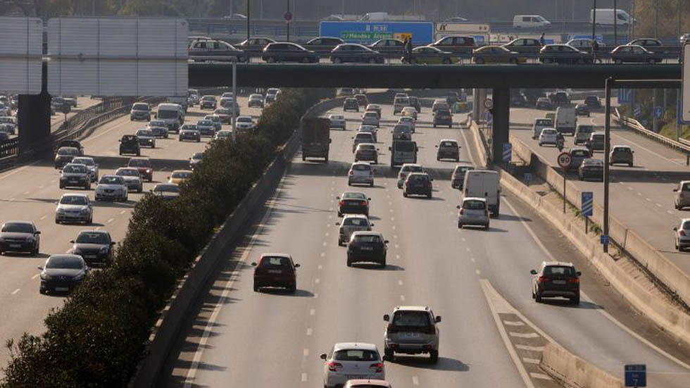 Madrid aplica su propio Hoy No Circula por contaminación