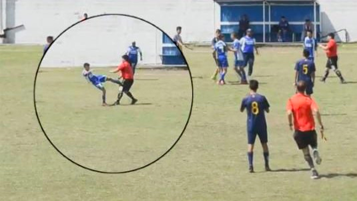 #Video Batalla campal en partido de liga amateur de Argentina #Video Batalla campal en partido de liga amateur de Argentina