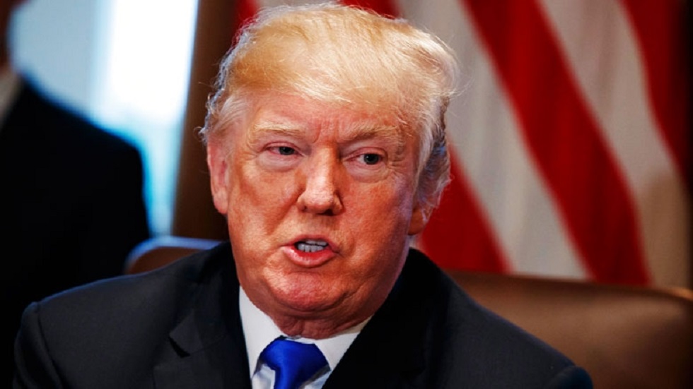 Trump desiste petición al Congreso de financiar el muro