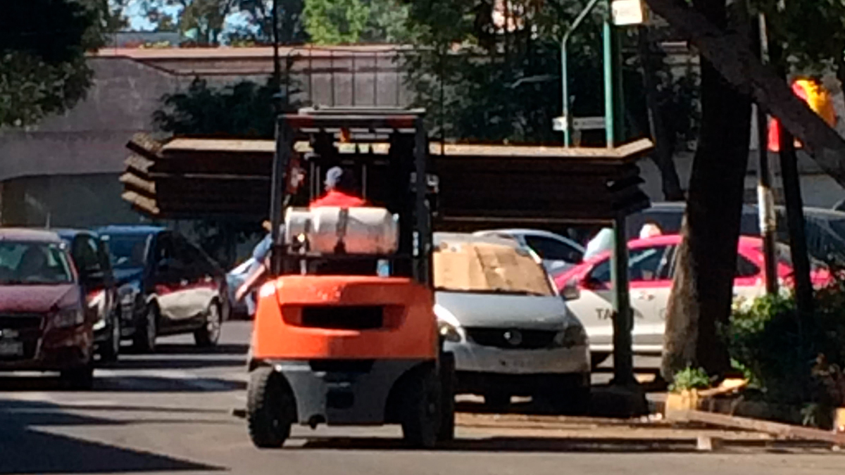 #Video Retiran vallas metálicas de las inmediaciones de la Segob