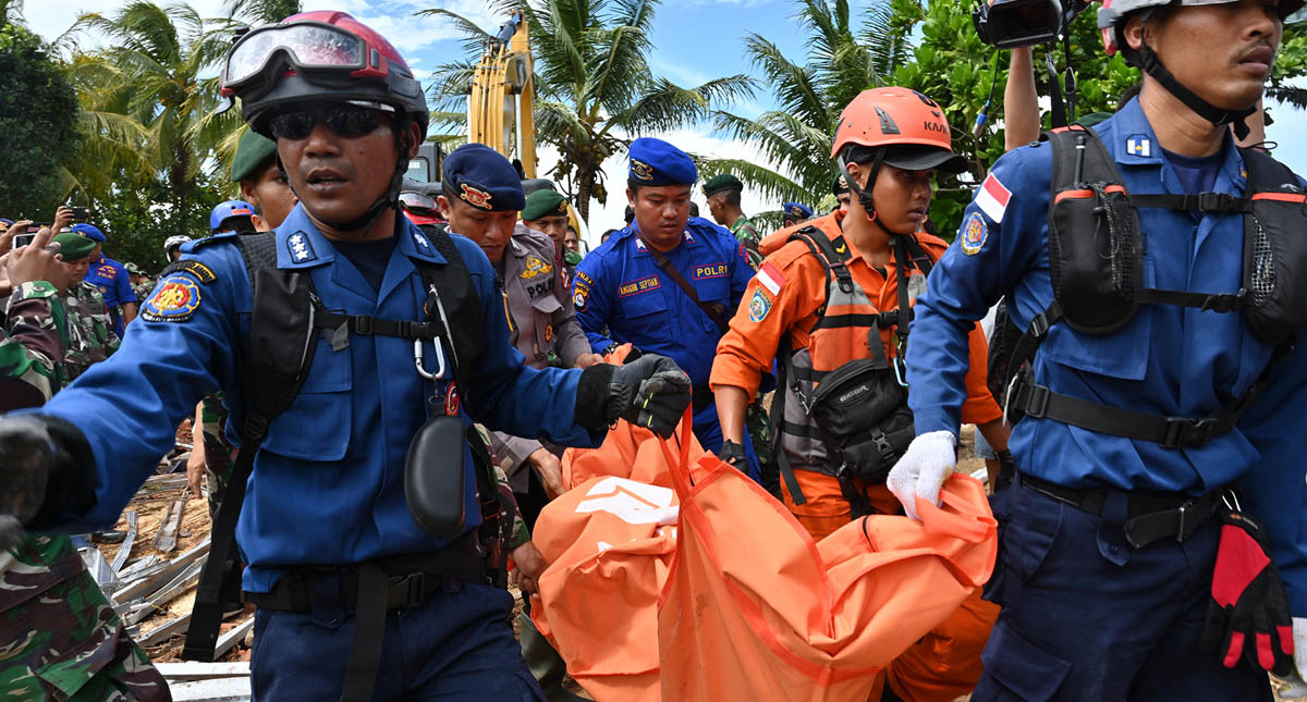 Se eleva a 373 cifra de muertos por tsunami en Indonesia