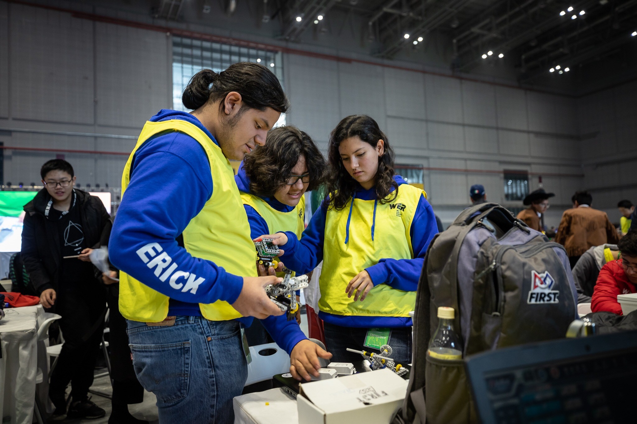 Triunfan estudiantes mexicanos en concurso de robótica en China - wer-11