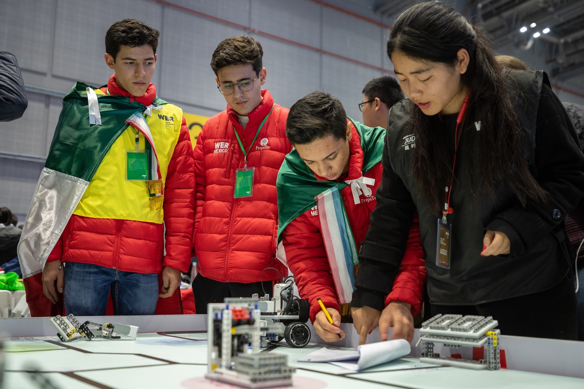 Triunfan estudiantes mexicanos en concurso de robótica en China - wer-6