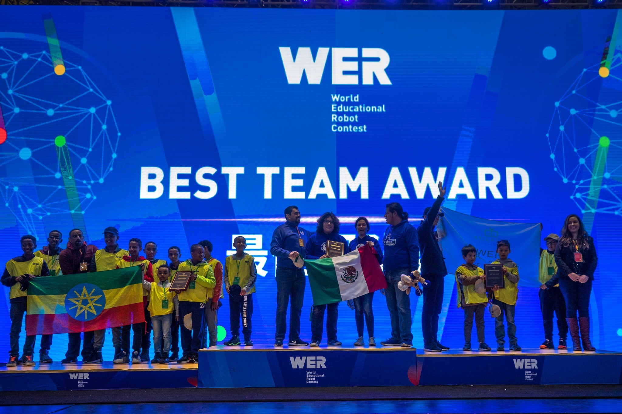 Triunfan estudiantes mexicanos en concurso de robótica en China - wer-9