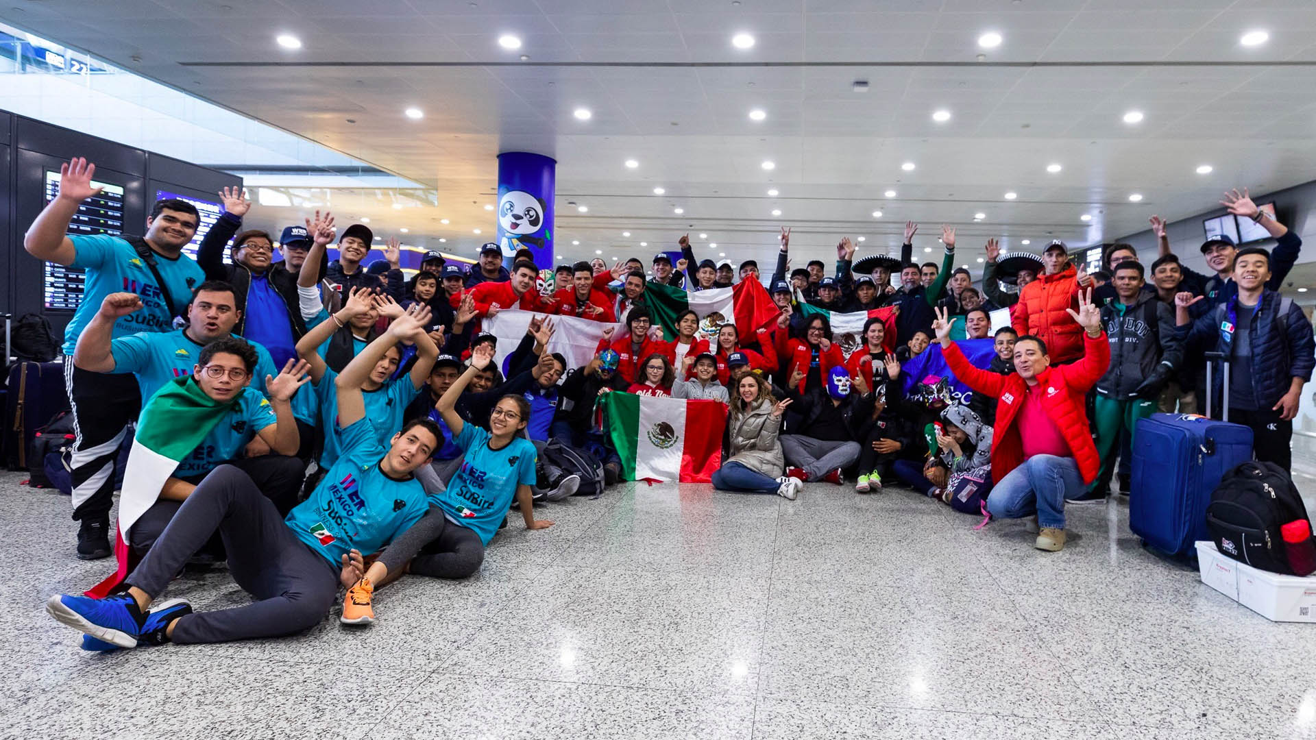 Triunfan estudiantes mexicanos en concurso de robótica en China