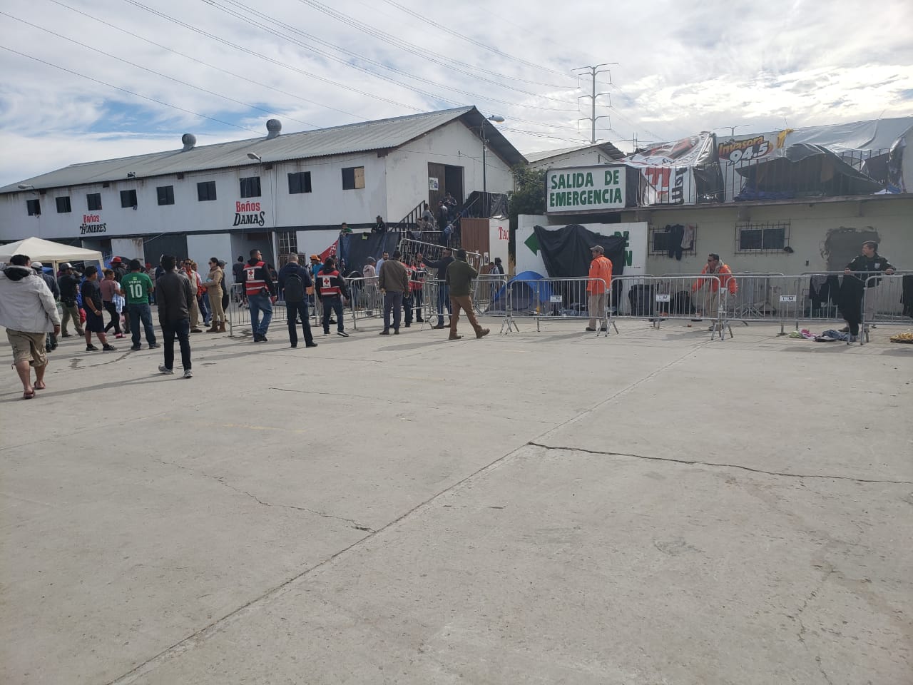 Permanecen más de cuatro mil migrantes en Tijuana