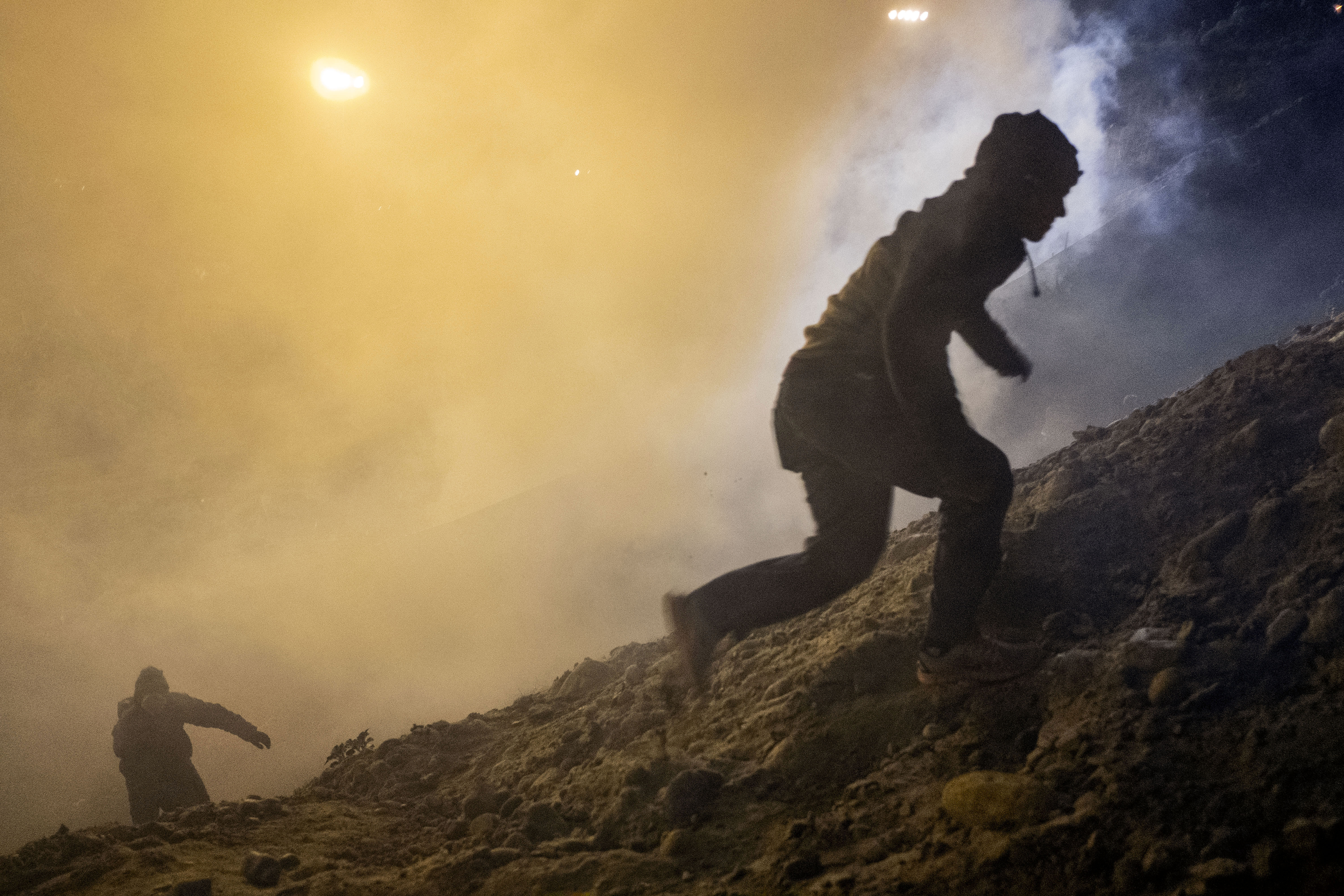 Investigan nuevo incidente con gases en la frontera de California - 000-1bx1tp