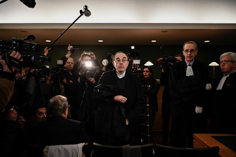 Juzgan a cardenal francés por encubrir casos de pederastia - 000-1c187d