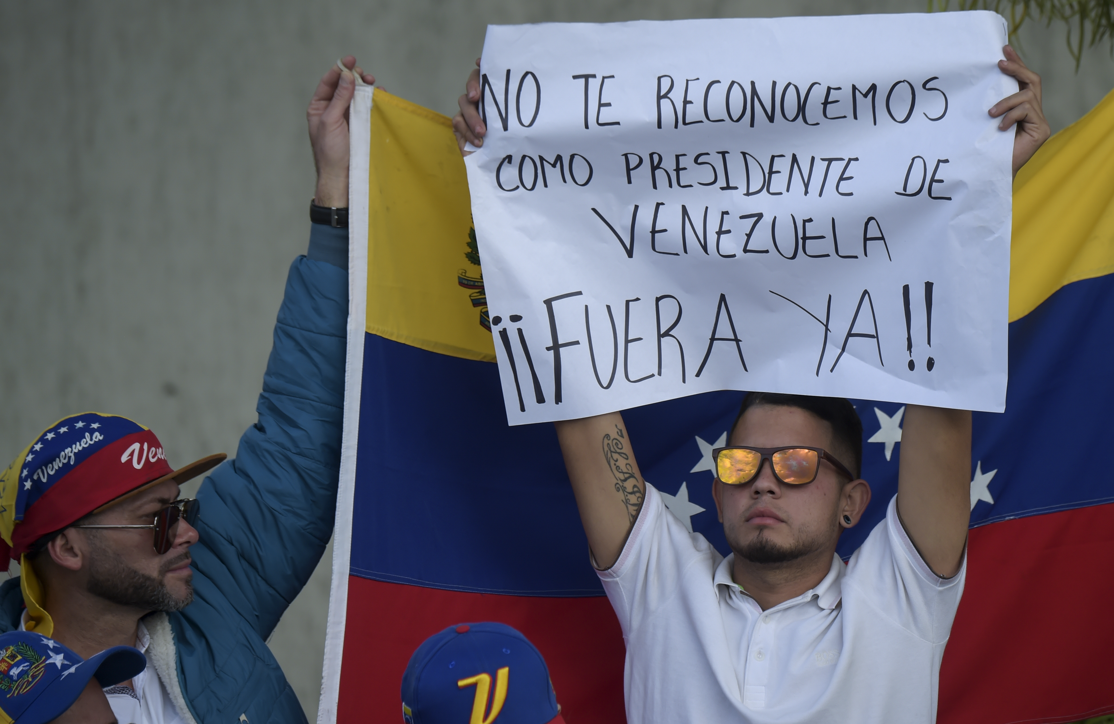 Venezolanos piden al gobierno mexicano desconocer régimen en su país