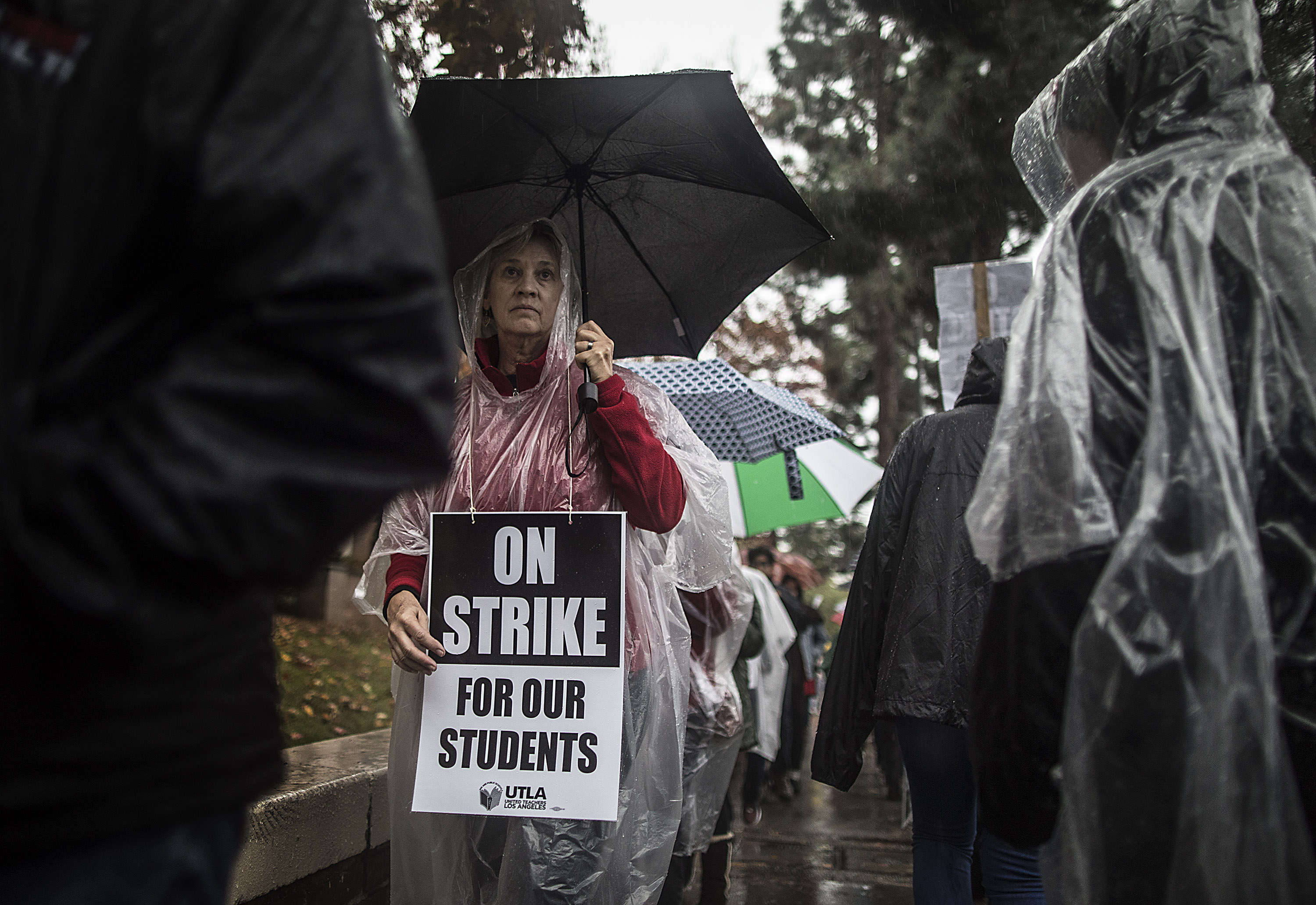 Maestros de Los Ángeles entran en huelga por primera vez en 30 años - 063-1082251762