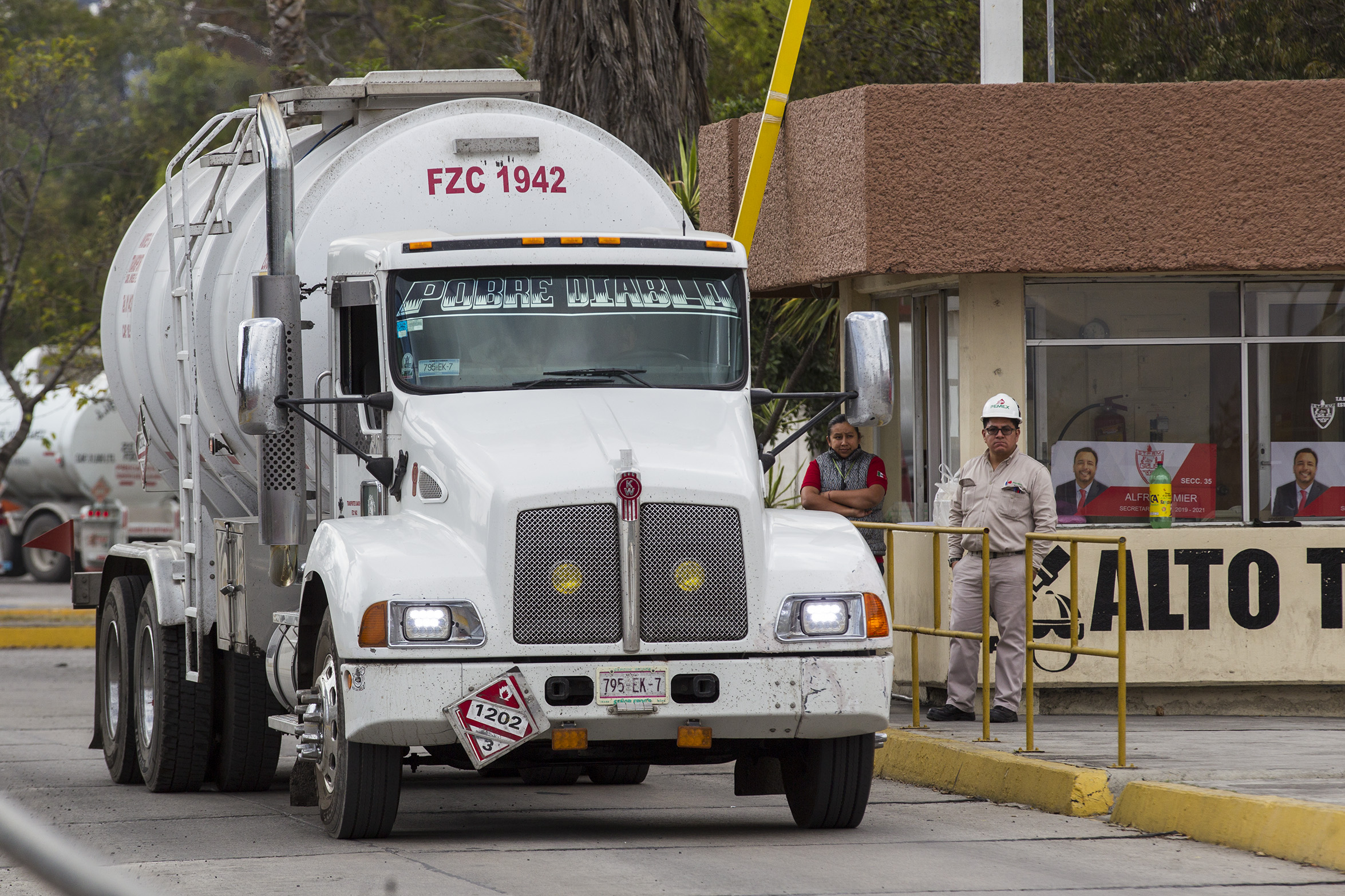 Canacar inicia distribución de gasolina en el Valle de México - 90115015