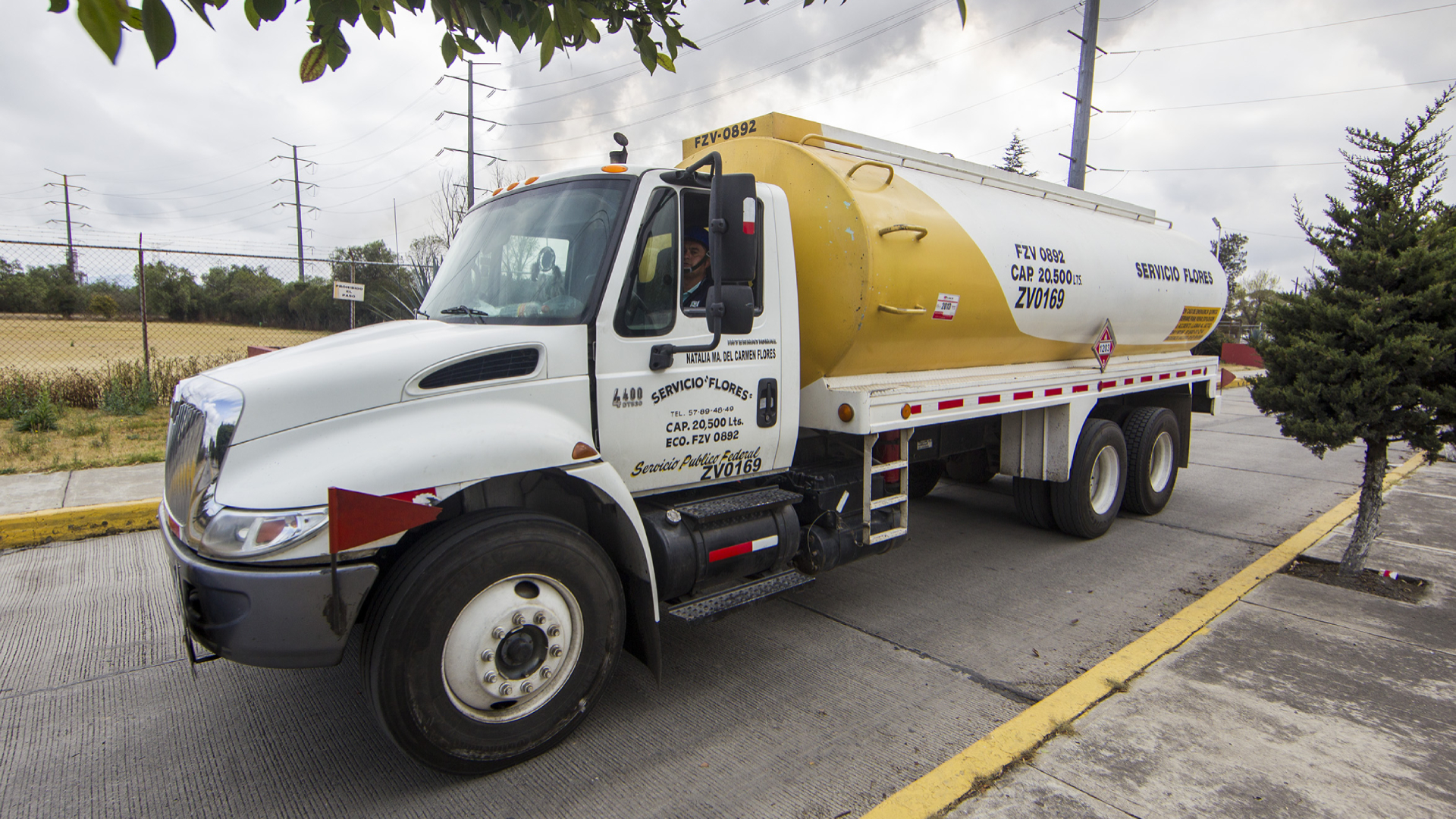 Canacar inicia distribución de gasolina en el Valle de México