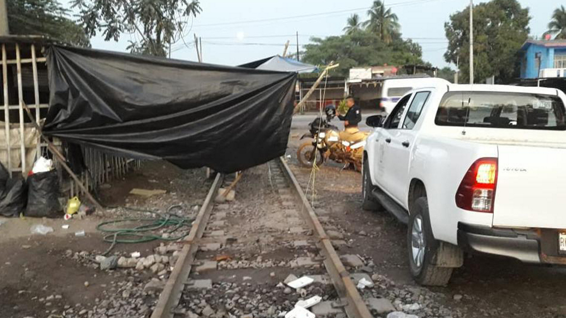 Empresas acereras se declaran en paro técnico por bloqueos de CNTE