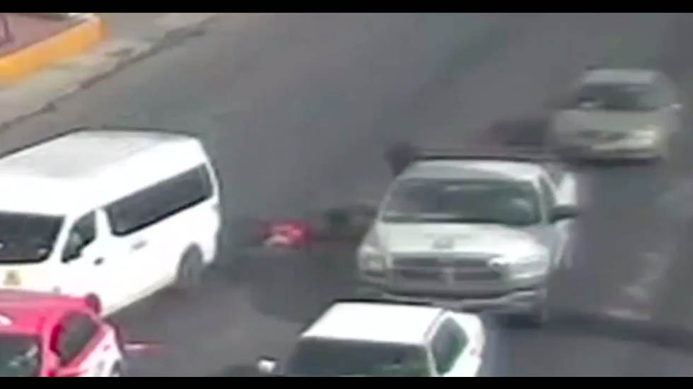 #Video Motociclista se estrella contra camioneta en la Reyes-Texcoco