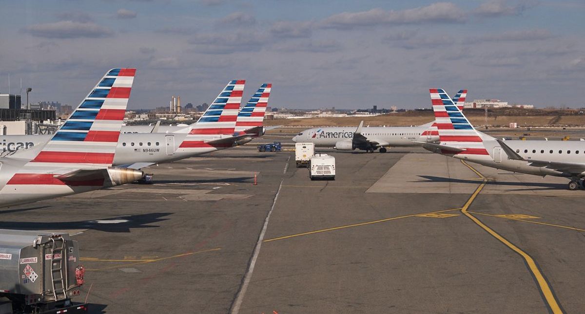 Retrasos en aeropuerto La Guardia de Nueva York por cierre de gobierno