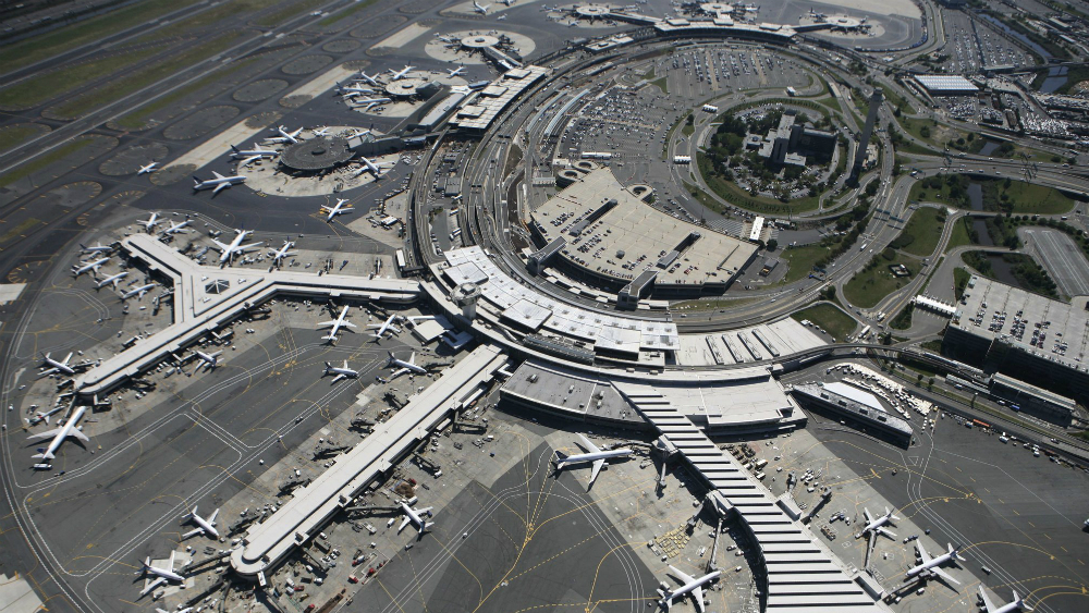 Dron perturba el tráfico del aeropuerto de Newark, cerca de Nueva York