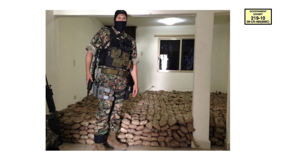 Carta revela que captura del 'Chapo' fue liderada por Estados Unidos - agente-de-la-dea-con-uniforme-de-las-fuerzas-amadas-de-mexico