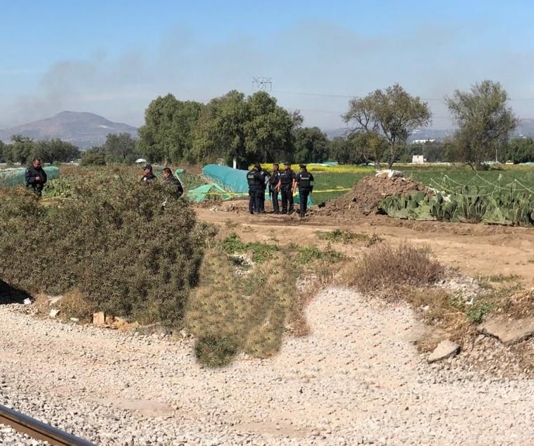 Pobladores de Otumba atacan a soldados en apoyo a ladrones de combustible - agreden-a-soldados-en-toma-clandestina-en-otumba