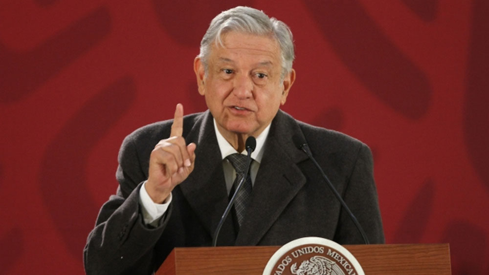 López Obrador ofrece préstamo a Michoacán para pagar a CNTE