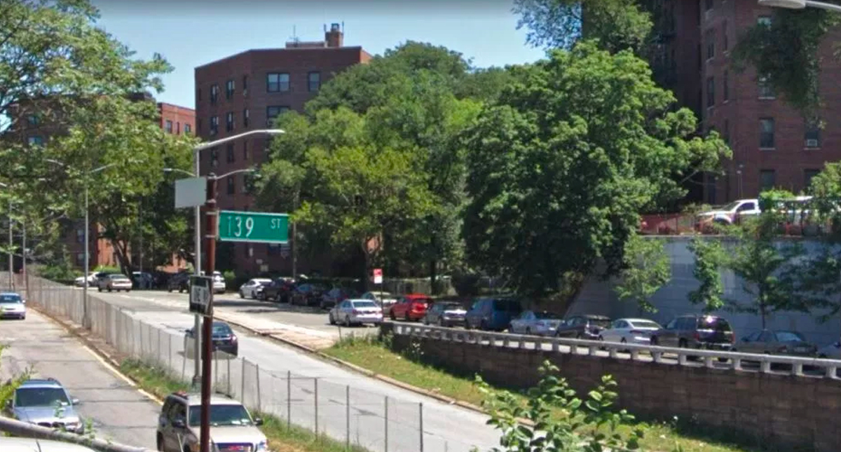 Hombre muere apuñalado por su suegro durante disputa en Queens