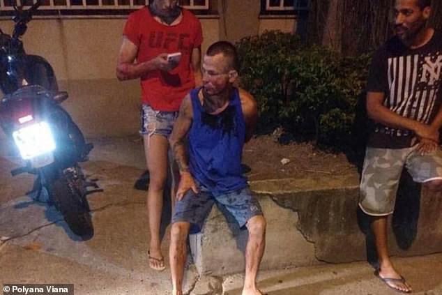 Peleadora somete a ladrón que intentó asaltarla con pistola de cartón - asalto