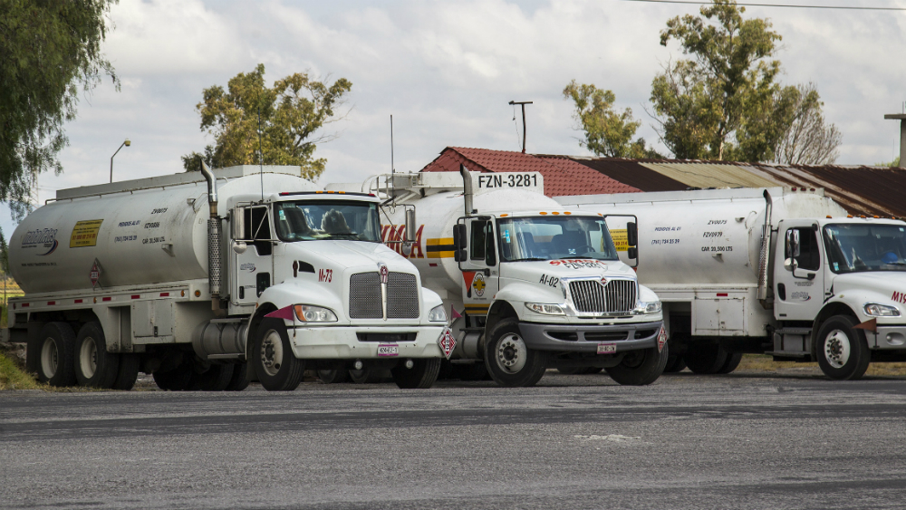 Canacar busca mayor participación en distribución de gasolina - autotanques-canacar-2