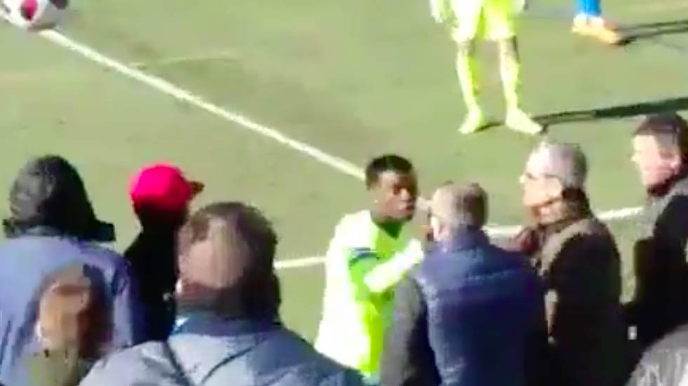 #Video Jugador del Barcelona B golpea a espectador