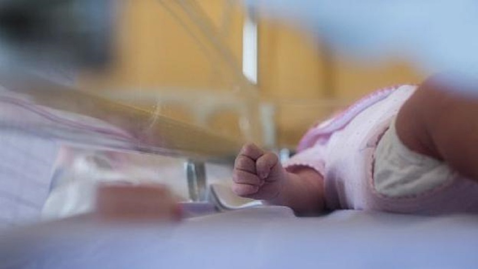 Muere el bebé internado grave por golpiza de su papá