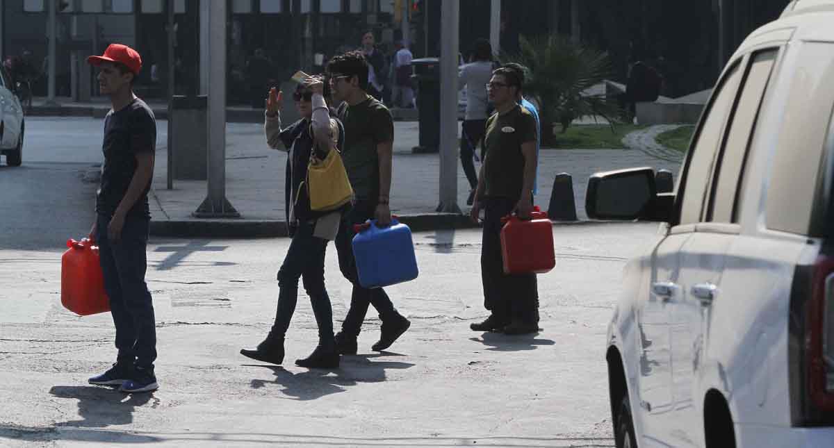 Recipientes para cargar gasolina serán desechados de manera especial